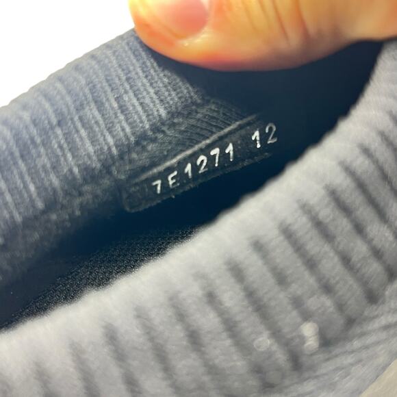 Athletic_Shoes